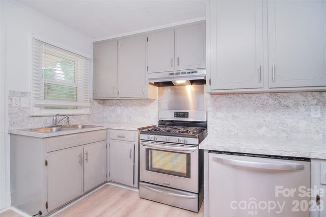 135 Oak Grove Road, Statesville, NC 28677