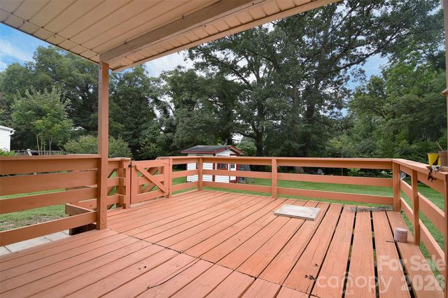 135 Oak Grove Road, Statesville, NC 28677