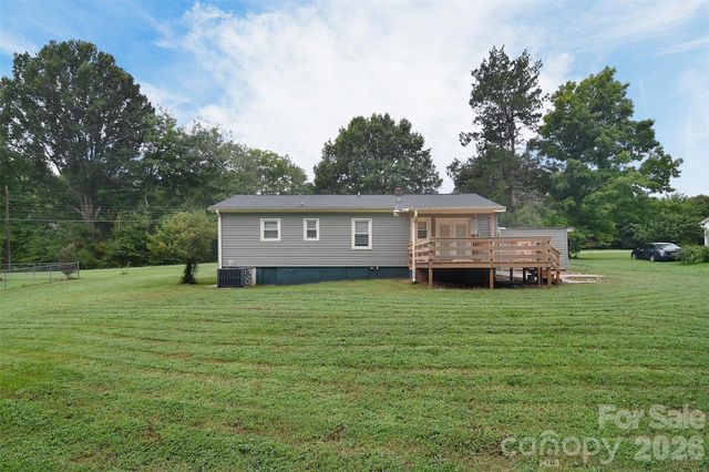 135 Oak Grove Road, Statesville, NC 28677