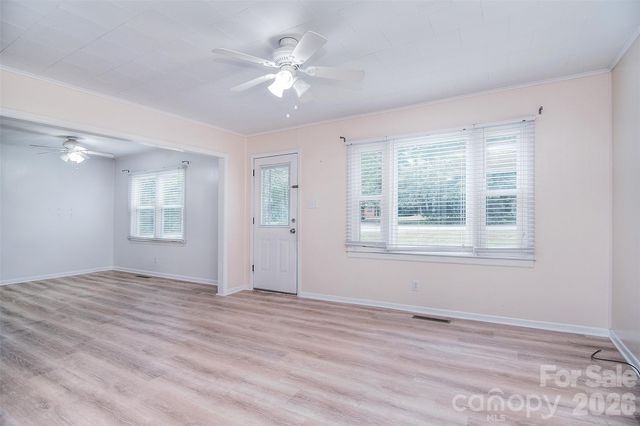 135 Oak Grove Road, Statesville, NC 28677