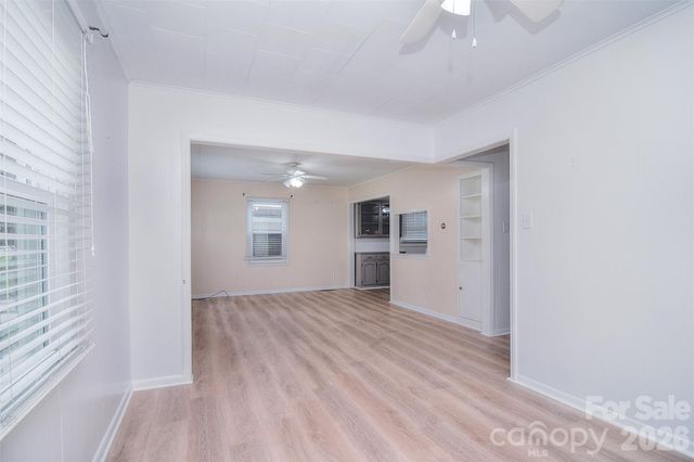 135 Oak Grove Road, Statesville, NC 28677