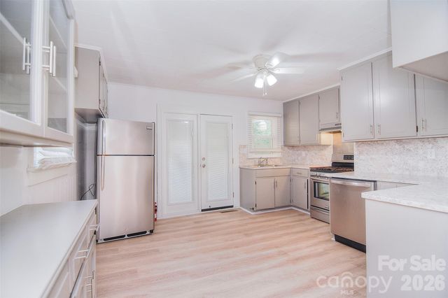 135 Oak Grove Road, Statesville, NC 28677