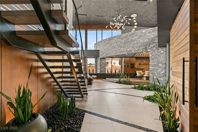 6 Vista Crescent Court, Henderson, NV 89012