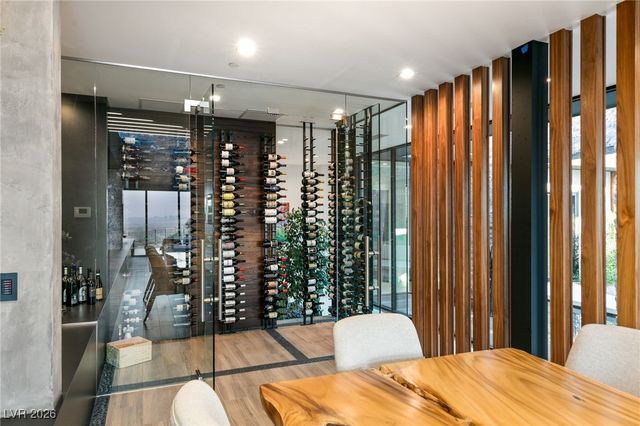 6 Vista Crescent Court, Henderson, NV 89012