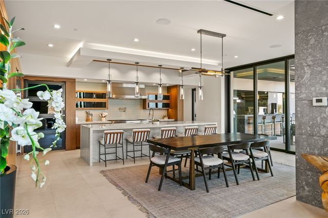 6 Vista Crescent Court, Henderson, NV 89012