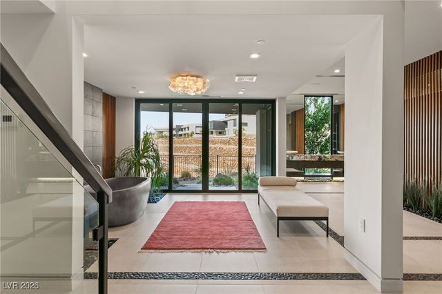 6 Vista Crescent Court, Henderson, NV 89012