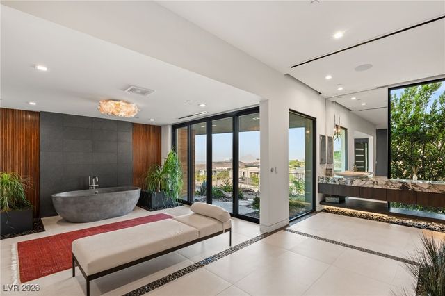 6 Vista Crescent Court, Henderson, NV 89012