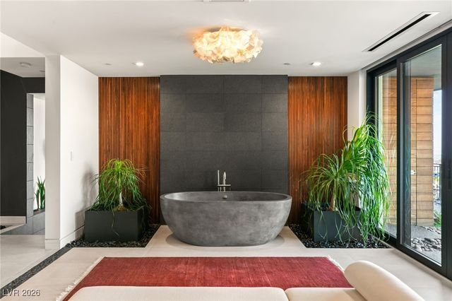 6 Vista Crescent Court, Henderson, NV 89012