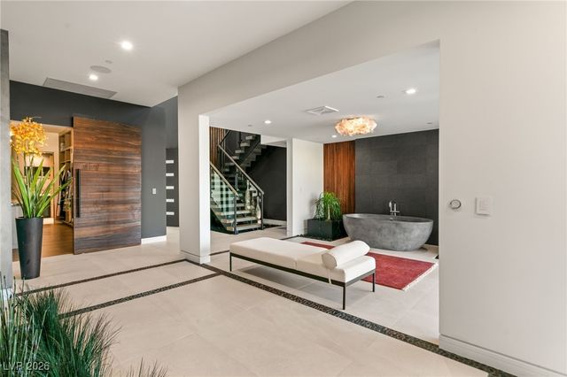 6 Vista Crescent Court, Henderson, NV 89012