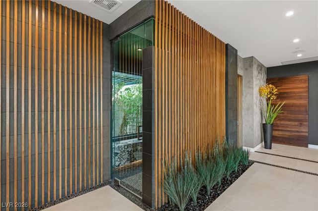 6 Vista Crescent Court, Henderson, NV 89012