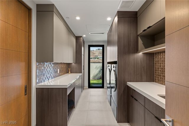 6 Vista Crescent Court, Henderson, NV 89012