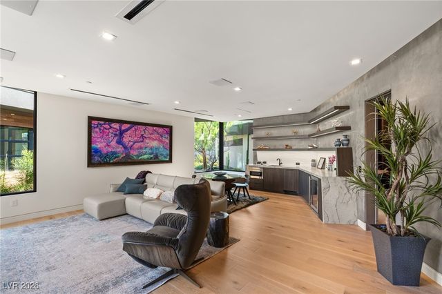 6 Vista Crescent Court, Henderson, NV 89012