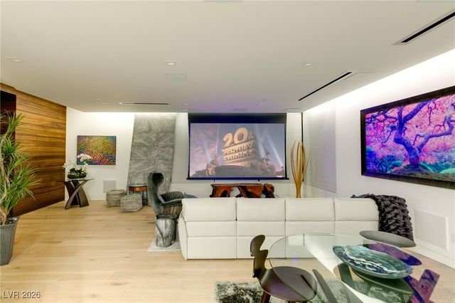 6 Vista Crescent Court, Henderson, NV 89012