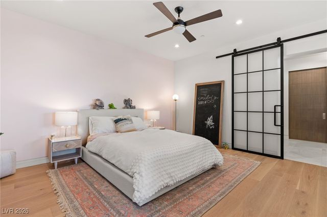 6 Vista Crescent Court, Henderson, NV 89012