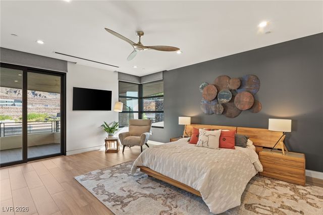 6 Vista Crescent Court, Henderson, NV 89012