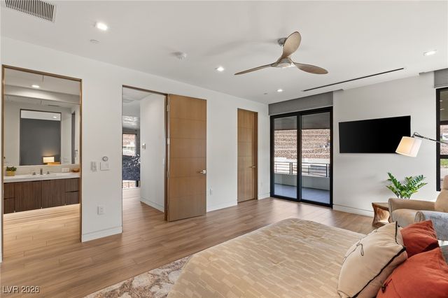 6 Vista Crescent Court, Henderson, NV 89012