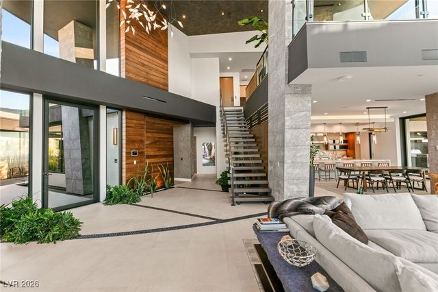 6 Vista Crescent Court, Henderson, NV 89012