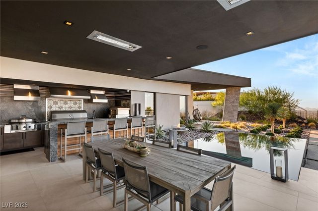 6 Vista Crescent Court, Henderson, NV 89012