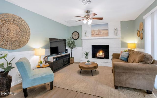 6038 W DESERT HILLS Drive, Glendale, AZ 85304
