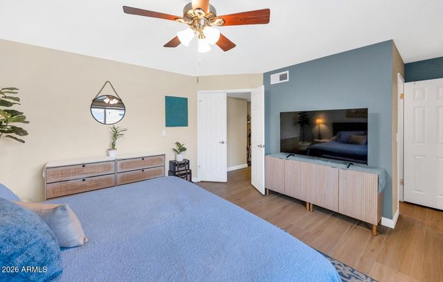 6038 W DESERT HILLS Drive, Glendale, AZ 85304