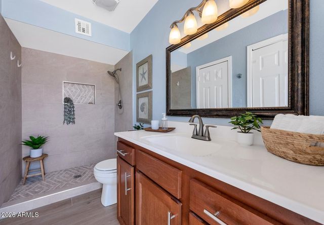 6038 W DESERT HILLS Drive, Glendale, AZ 85304