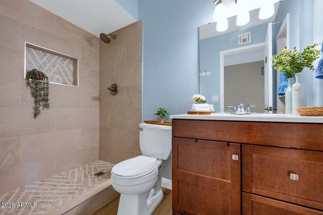 6038 W DESERT HILLS Drive, Glendale, AZ 85304
