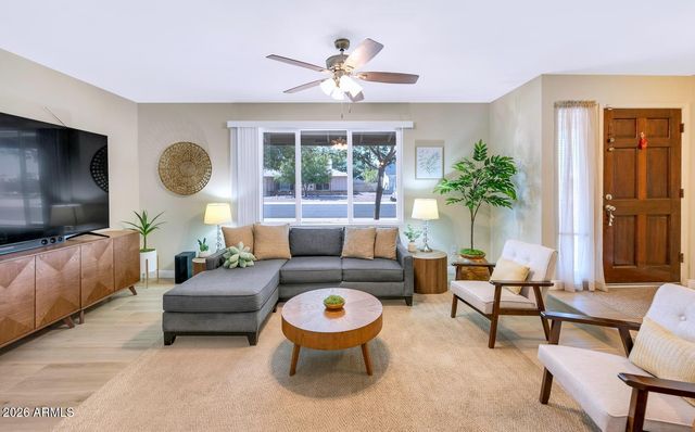 6038 W DESERT HILLS Drive, Glendale, AZ 85304