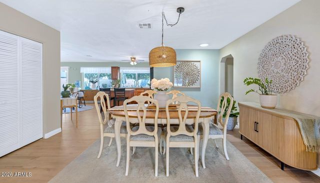 6038 W DESERT HILLS Drive, Glendale, AZ 85304