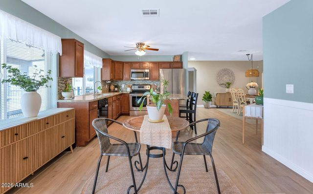 6038 W DESERT HILLS Drive, Glendale, AZ 85304