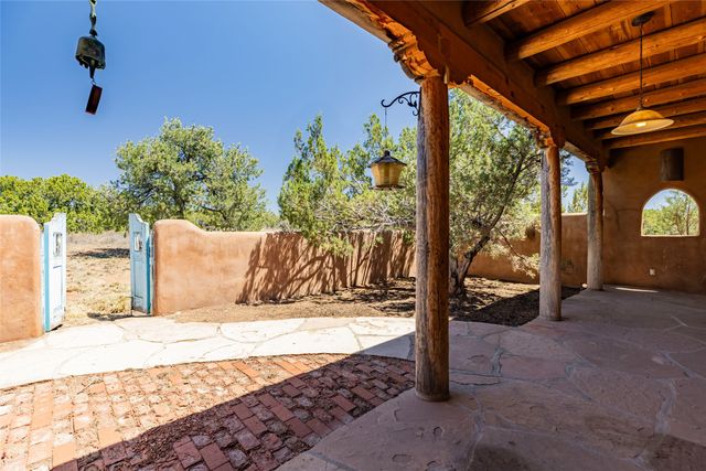 15 Coyote Trail, Santa Fe, NM 87508