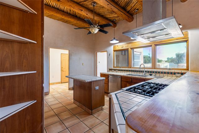 15 Coyote Trail, Santa Fe, NM 87508