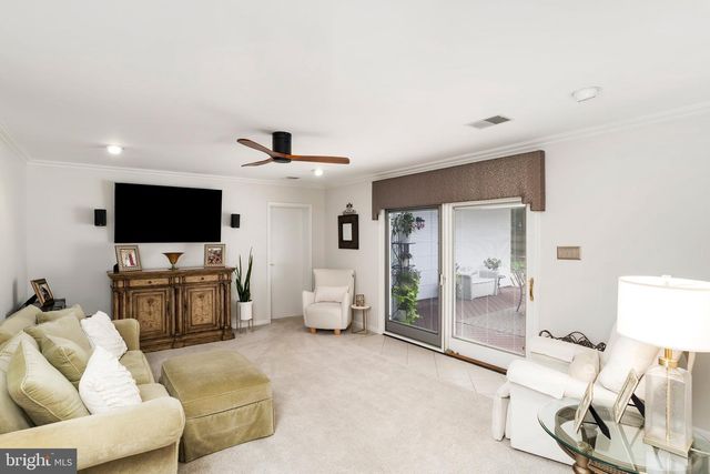 64 WOLFPACK RD, Hamilton, NJ 08619