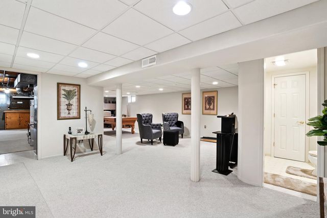 64 WOLFPACK RD, Hamilton, NJ 08619