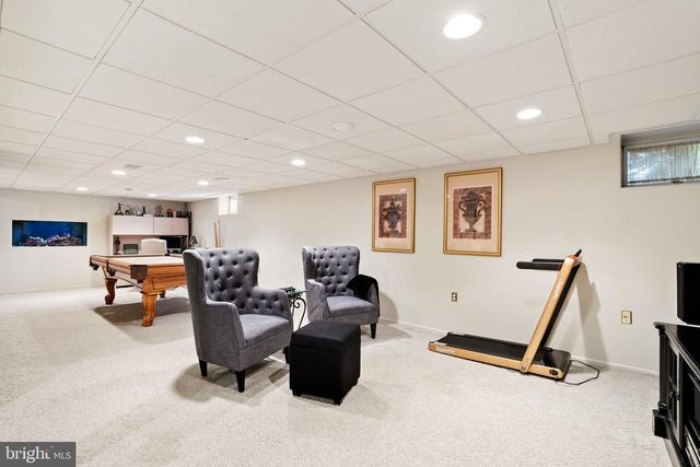 64 WOLFPACK RD, Hamilton, NJ 08619