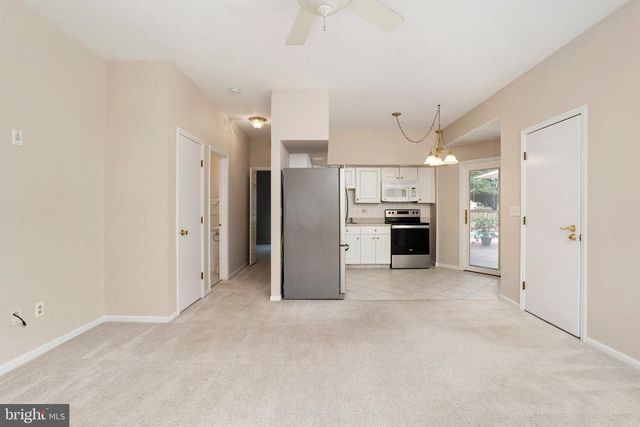 64 WOLFPACK RD, Hamilton, NJ 08619