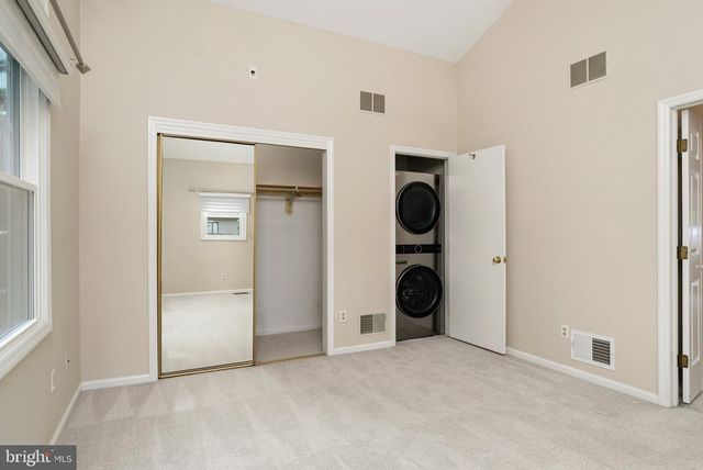 64 WOLFPACK RD, Hamilton, NJ 08619