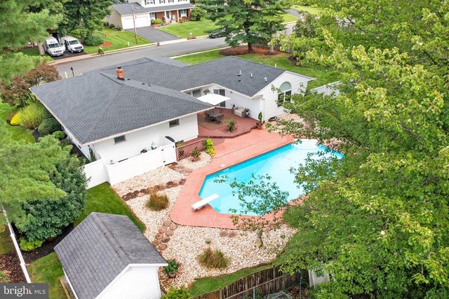 64 WOLFPACK RD, Hamilton, NJ 08619