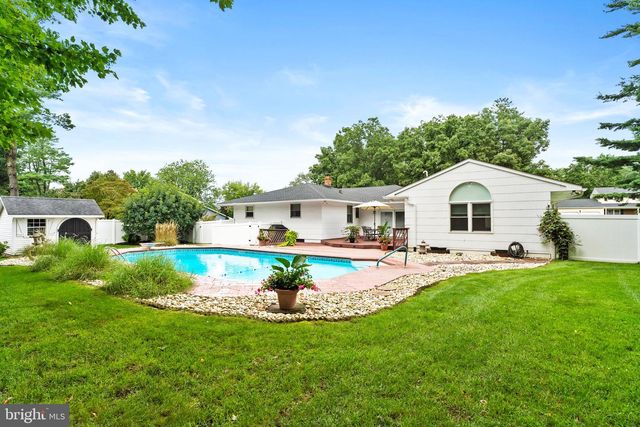 64 WOLFPACK RD, Hamilton, NJ 08619