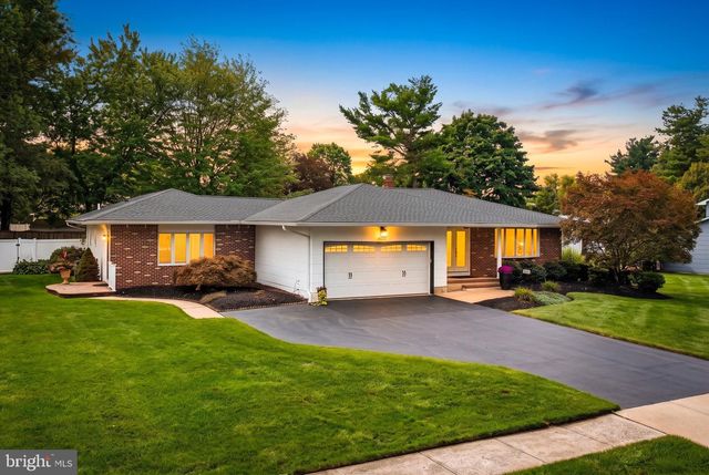 64 WOLFPACK RD, Hamilton, NJ 08619