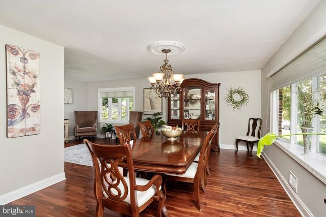 64 WOLFPACK RD, Hamilton, NJ 08619