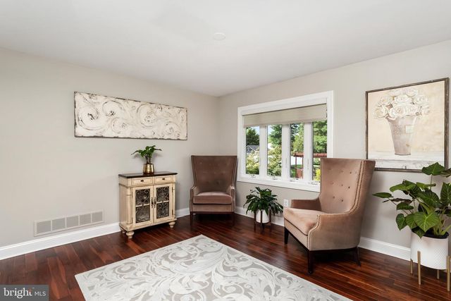 64 WOLFPACK RD, Hamilton, NJ 08619