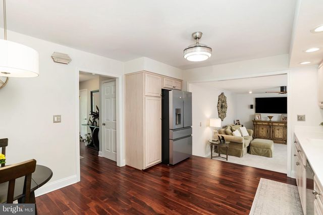 64 WOLFPACK RD, Hamilton, NJ 08619