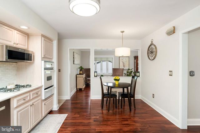 64 WOLFPACK RD, Hamilton, NJ 08619