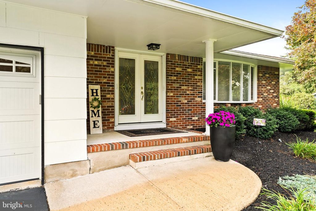 64 WOLFPACK RD, HAMILTON, NJ 08619 — photo 2