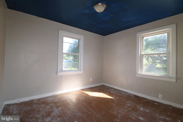 10 WATTS AVE, Burlington, NJ 08016