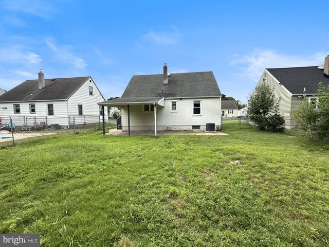 10 WATTS AVE, Burlington, NJ 08016