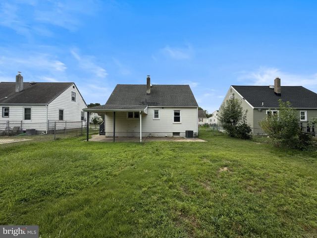10 WATTS AVE, Burlington, NJ 08016