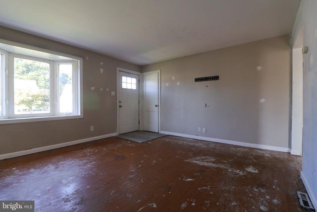 10 WATTS AVE, Burlington, NJ 08016