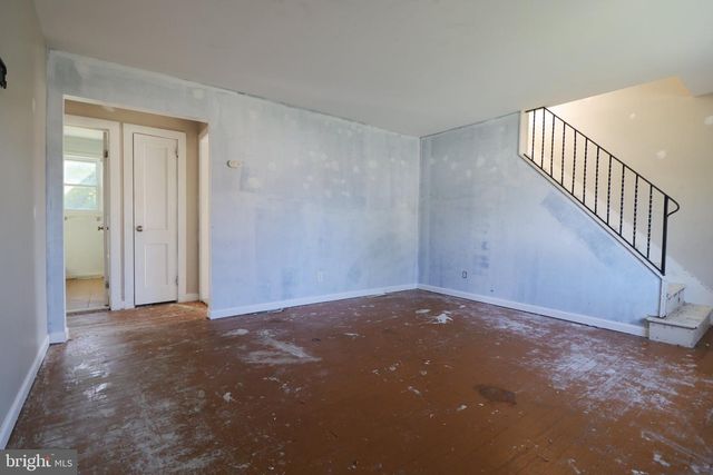 10 WATTS AVE, Burlington, NJ 08016