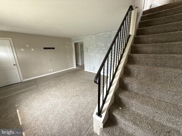 10 WATTS AVE, Burlington, NJ 08016